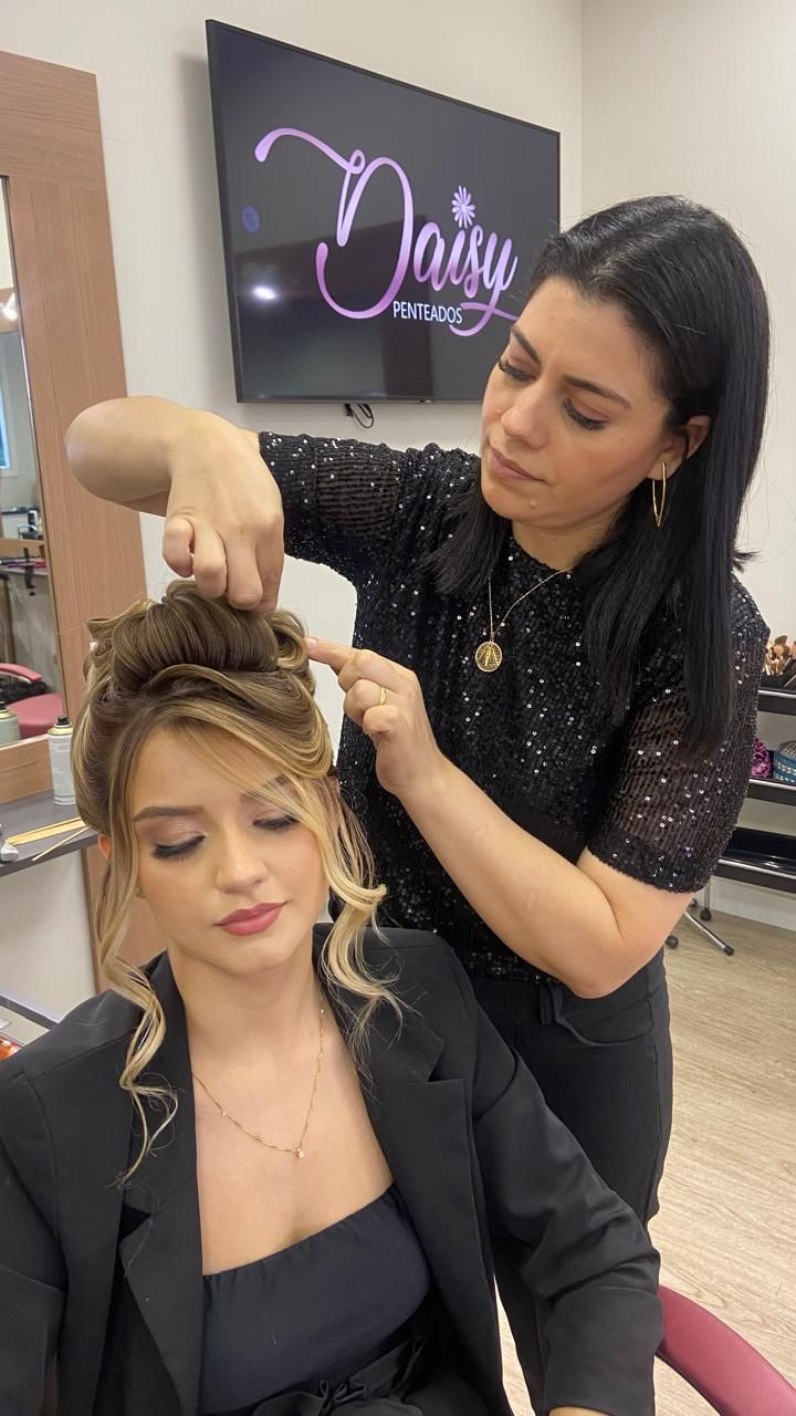Penteado de noiva em detalhe